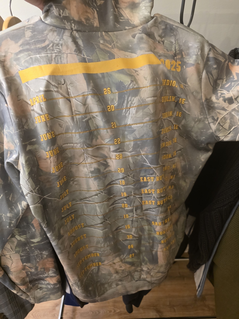 Zach Bryan Camo Hoodie With Tour Dates - Picture 2 of 3